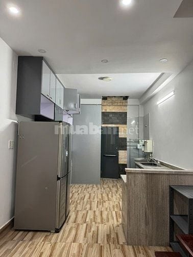 Bán nhà mới đẹp 2 tầng đường Huỳnh Văn Bánh 49m2 giá 8,9 tỷ.