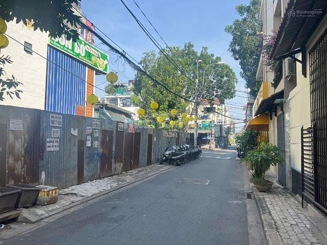 Chính chủ cho thuê nhà nguyên căn (1 trệt, 2 lầu) khu dân cư Tân Quy Đ