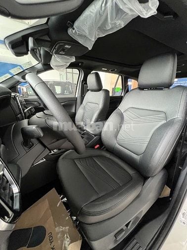 Ford Everest 2025 2.0L 4x4AT đen 