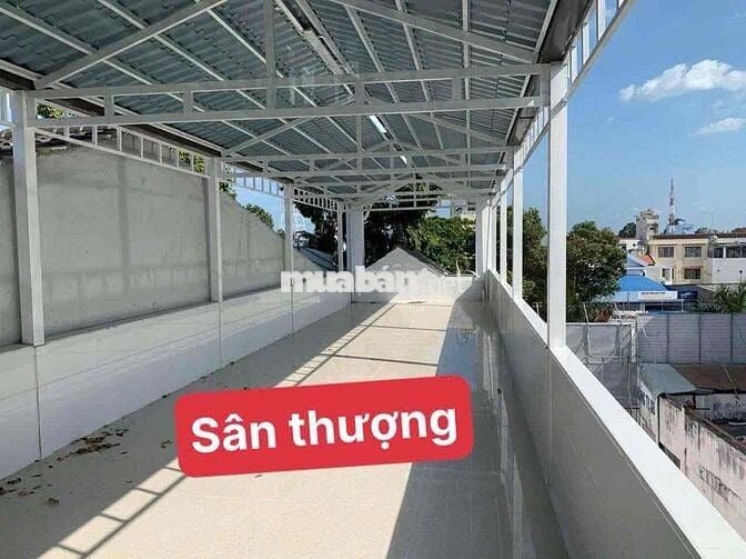 Cho thuê mặt tiền 4 lầu đường 3 tháng 2