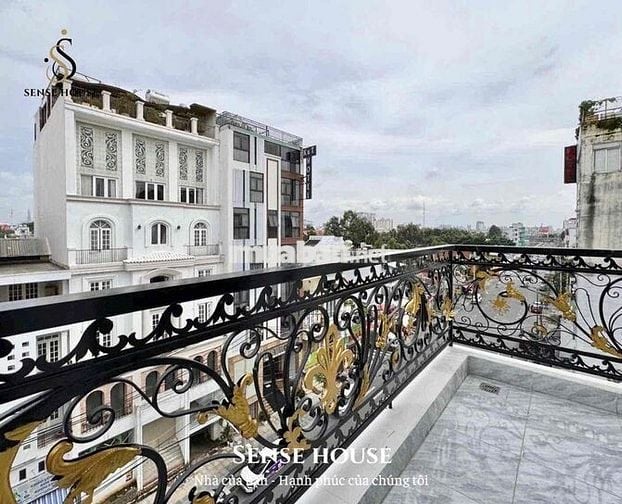 CĂN HỘ RỘNG 40m2 CỬA SỔ THOÁNG BAN CÔNG RỘNG Ở GẦN HÀNG XANH