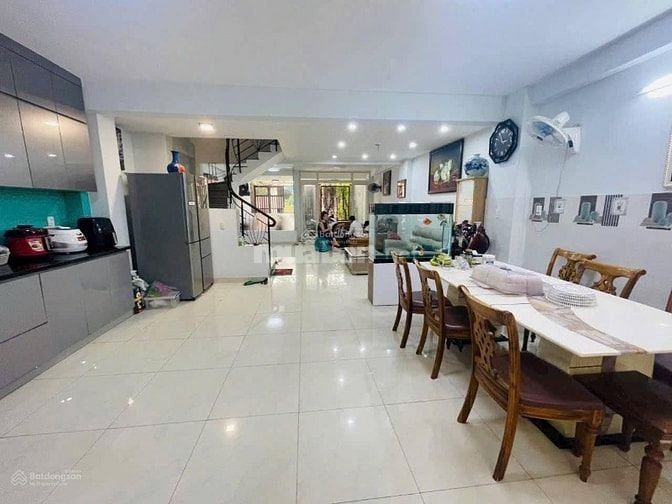 Chính chủ cho thuê nhà nguyên căn (1 trệt, 2 lầu) khu dân cư Tân Quy Đ