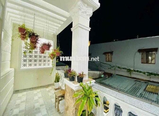 Nhà 200m2 mới đẹp trệt lầu KDC 91B