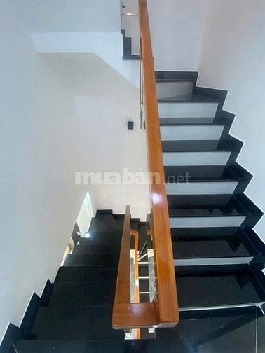 Ann cần share nguyên tầng 1 cho nữ NVVP, độc thân giá tốt TL