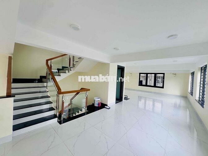 Cho thuê nhà mới xây Đặng Thuỳ Trâm, p13. DT: 6x20m. Giá 43tr/tháng