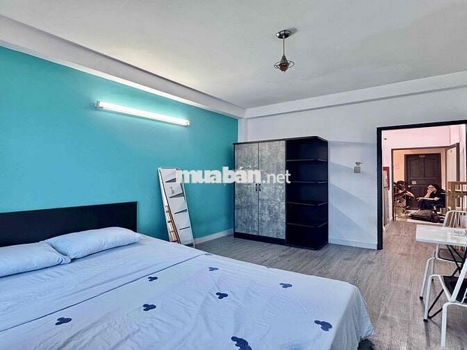 Căn hộ chính chủ full nội thất tách bếp có ban công lớn khu bùi viện