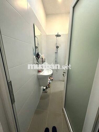 Nhà đẹp 2 lầu 4 x 23 _3PN FULL NTCC có sân vườn hơp ở KD Online