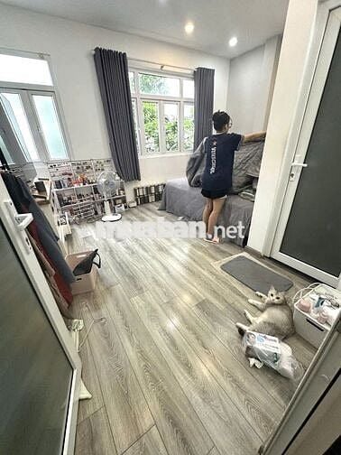 Nhà đẹp 2 lầu 4 x 23 _3PN FULL NTCC có sân vườn hơp ở KD Online