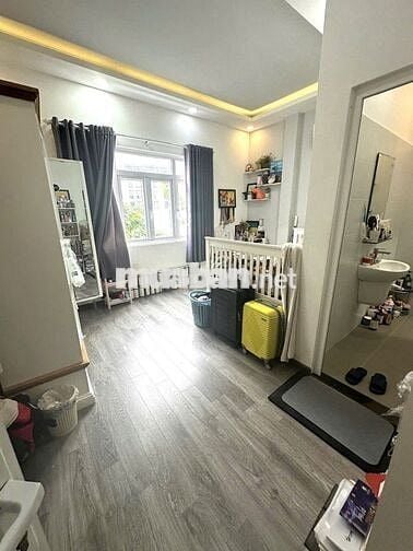 Nhà đẹp 2 lầu 4 x 23 _3PN FULL NTCC có sân vườn hơp ở KD Online