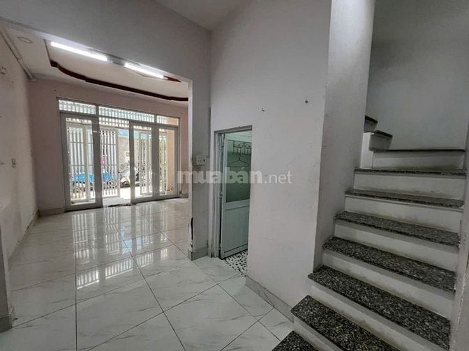 Bán nhà 1 lầu , 2 phòng ngủ / 2wc , hẻm nhựa 3,5m 