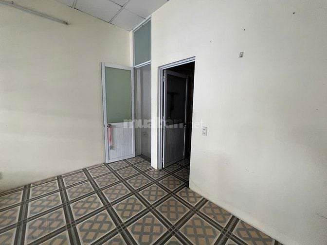 Bán nhà 1 lầu , 2 phòng ngủ / 2wc , hẻm nhựa 3,5m 