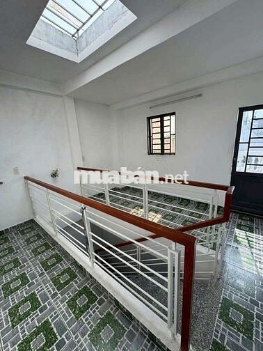 Nhà Quang Trung P10 3 lầu 4pn Ngay Ub Quận