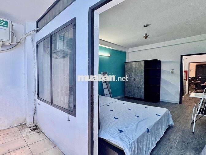 Căn hộ chính chủ full nội thất tách bếp có ban công lớn khu bùi viện
