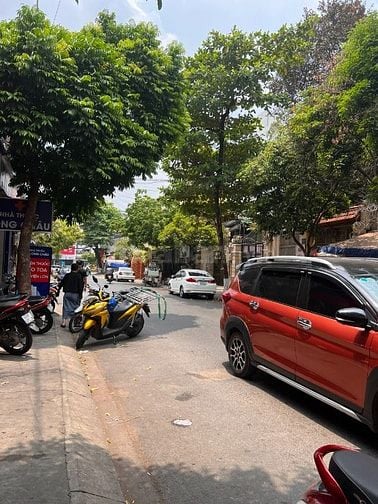 VĂN PHÒNG CHO THUÊ  dt  60 - 70 - 100m2  phường  13 - TÂN BÌNH.