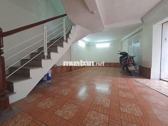 Nhà kết hợp VP  4 tầng chính chủ tại 71 phố Việt Hưng Long Biên Hà Nội