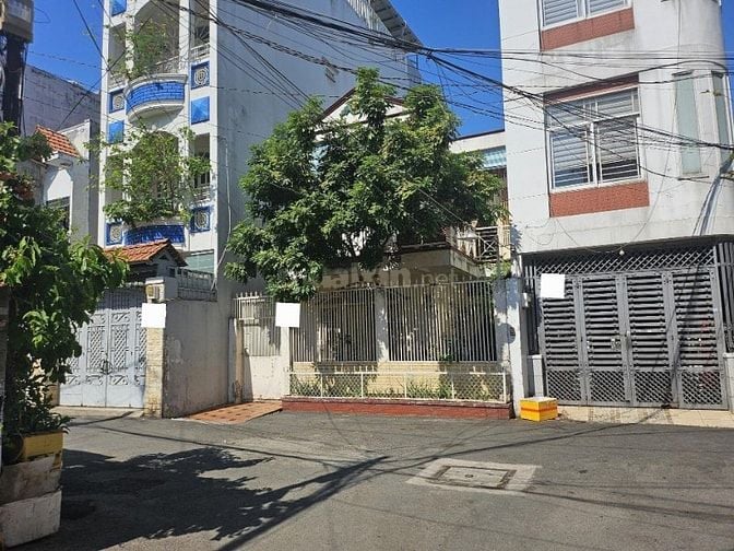 Bán Biệt Thự HXH Lê Quang Định P11 Quận B.Thạnh CHỈ NHỈNH 12TỶ 