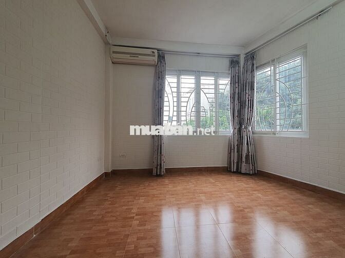 Nhà kết hợp VP  4 tầng chính chủ tại 71 phố Việt Hưng Long Biên Hà Nội