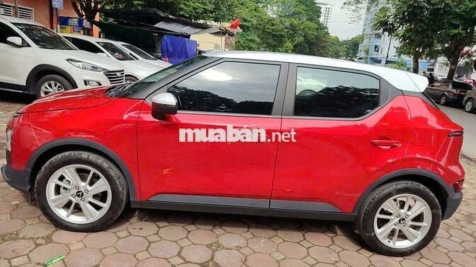 Ô tô điện VinFast VF 5 màu đỏ thuê pin