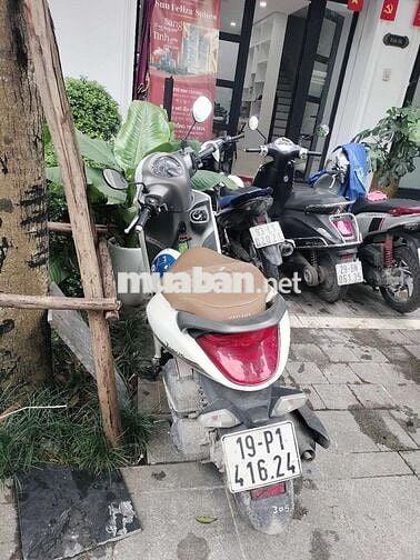 Xe máy Yamaha Janus màu trắng đời 2024