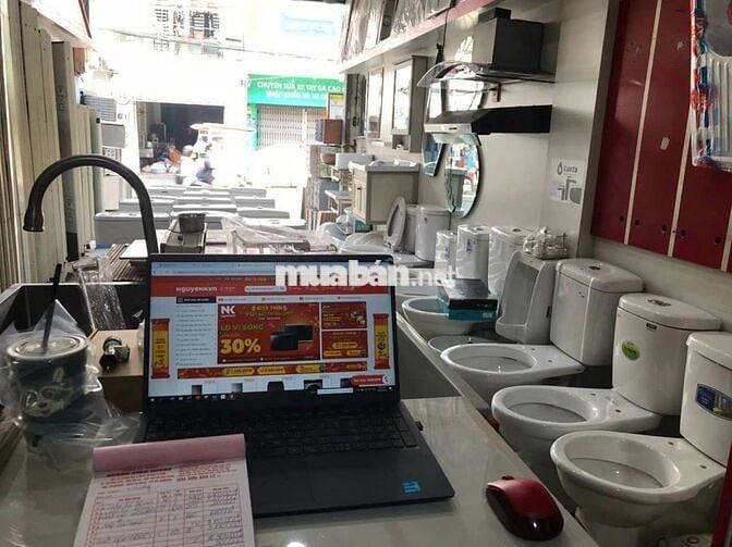 Nhà mặt tiền cách chợ, trường học, nhà thờ chỉ vài bước chân