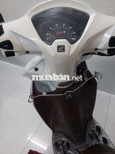 Vision trắng 2019 nữ chạy kỹ