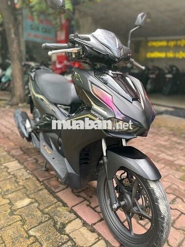 Xe máy Honda Air Blade 125 màu đen 2021
