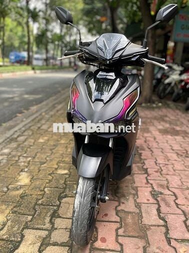 Xe máy Honda Air Blade 125 màu đen 2021