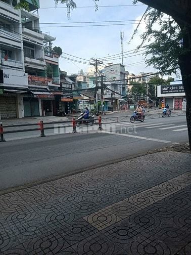 Cần tiền hạ giá bán gấp nhà vị trí phong thuỷ đắc địa Tùng Thiện Vưong