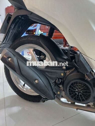 Vision trắng 2019 nữ chạy kỹ