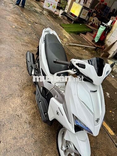 ❇️❇️ AB 125 trắng đký T12/2017 xe đẹp chính chủ