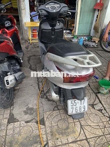 Xe máy Honda Lead màu bạc