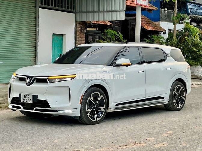 Vf9 mua pin  2023 Plus - 73000 km