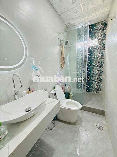 BÁN NHÀ 2 TẦNG 3PN - 64M2 4✘16 - HẺM ÔTÔ 5M .