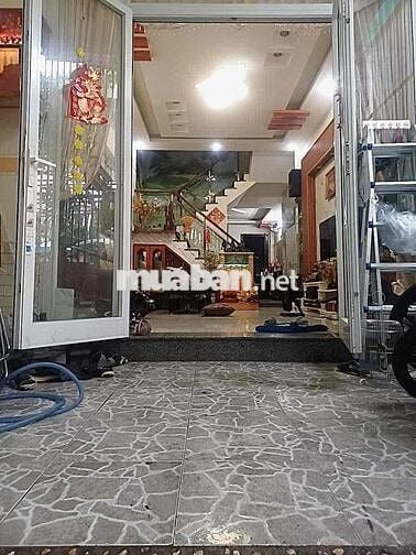 nhà 2 tầng kiệt trưng nữ vương nhà xây kiên cố .