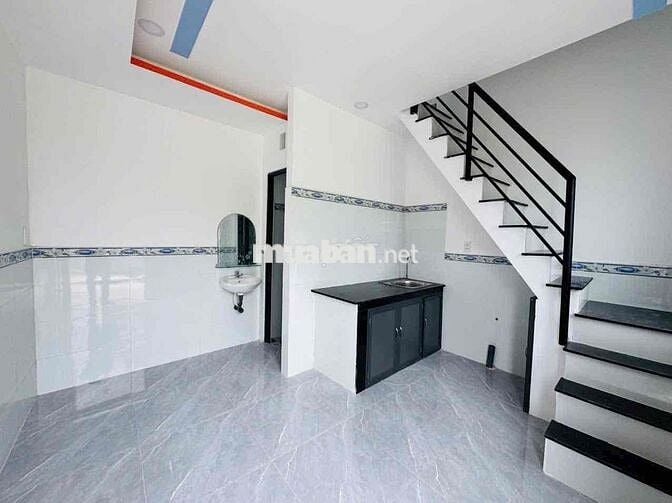 Kẹt tiền bán gấp căn nhà 1 trệt 1 lầu có hỗ trợ góp