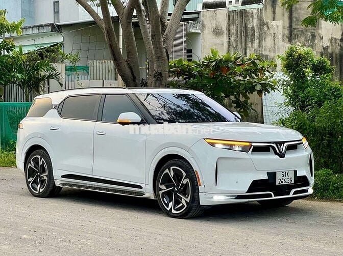 Vf9 mua pin  2023 Plus - 73000 km