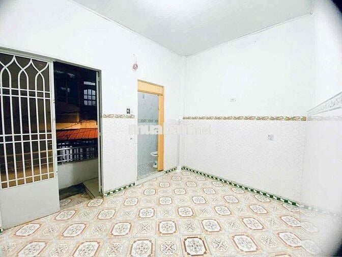 NHÀ Ở GẦN TRUNG TÂM SG CHỈ HƠN 4đ