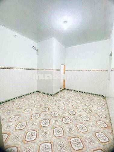 NHÀ Ở GẦN TRUNG TÂM SG CHỈ HƠN 4đ