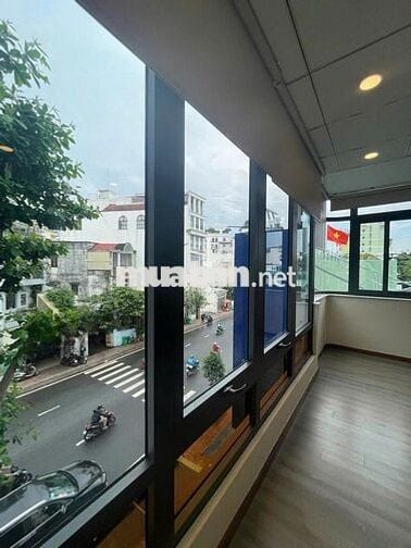 Cho Thuê Nhà Đường Đào Duy Anh, Phú Nhuận ( Ngang 5m - Có Sân Đậu Xe )