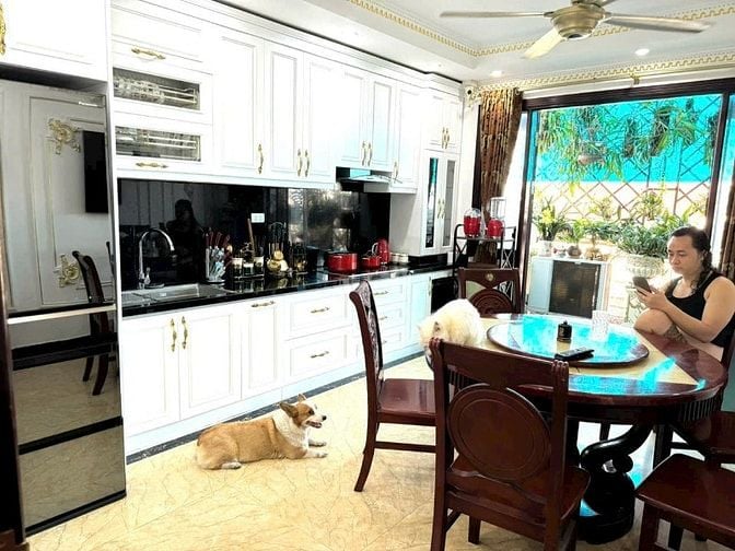 Cho thuê nhà 8 tầng, ngõ 147A số nhà 18A Tân Mai, Hoàng Mai, Hà Nội