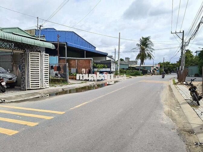 Mặt tiền Tân Phước Khánh 07, DT 300m2, văn phòng, mua bán