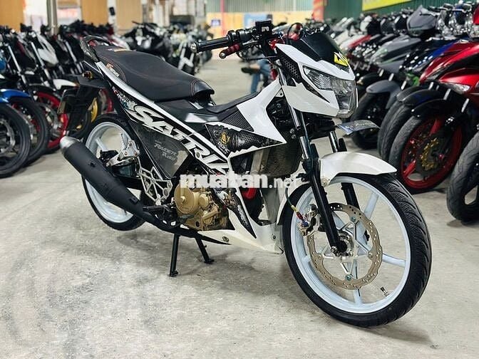 XE MÁYTHANHTÙNG_SATRIA 150 TRẮNG ĐỘ BIỂN ĐẸP 26868