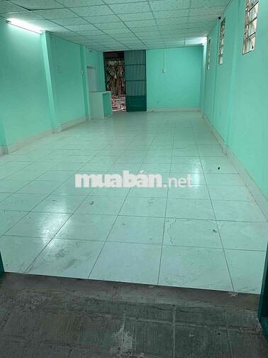 nhà gần bệnh viện Hóc Môn, nhà thoáng mát có cửa trước sau