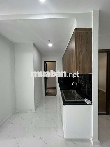 Bán căn góc tầng thấp 2PN 2WC siêu đẹp, có bancol trực diện hồ bơi.