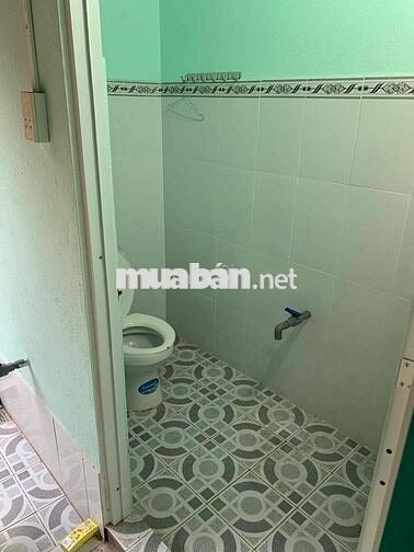 nhà gần bệnh viện Hóc Môn, nhà thoáng mát có cửa trước sau