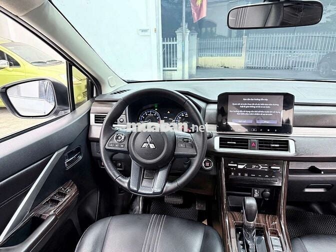 MITSUBISHI XPANDER 2023 AT Premium - 43268 km