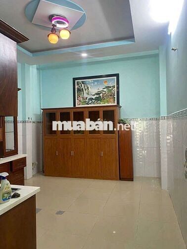 - Diện tích: 4x19m2. Sổ Hồng vuông vức đẹp .
Nhà 1 trệt 2 lầu