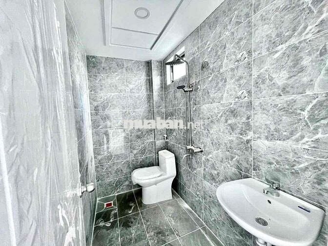 Phòng đẹp như hình – sáng, sạch, có máy giặt riêng & ban công thoáng m