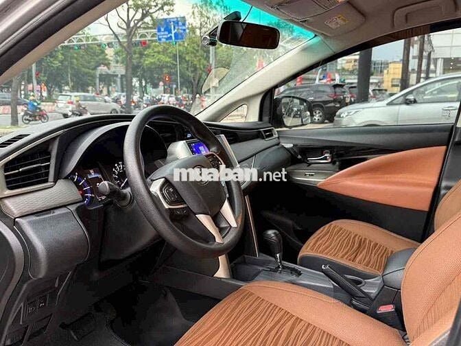 Toyota Innova 2017 2.0G - 110000 km