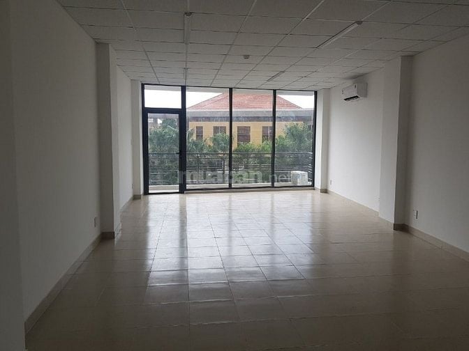 Cho thuê VP 55m2 mặt tiền 767 Lũy Bán Bích, tòa nhà Victoria Building